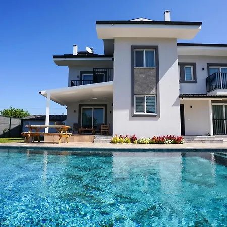 ヴィラ White Moon *